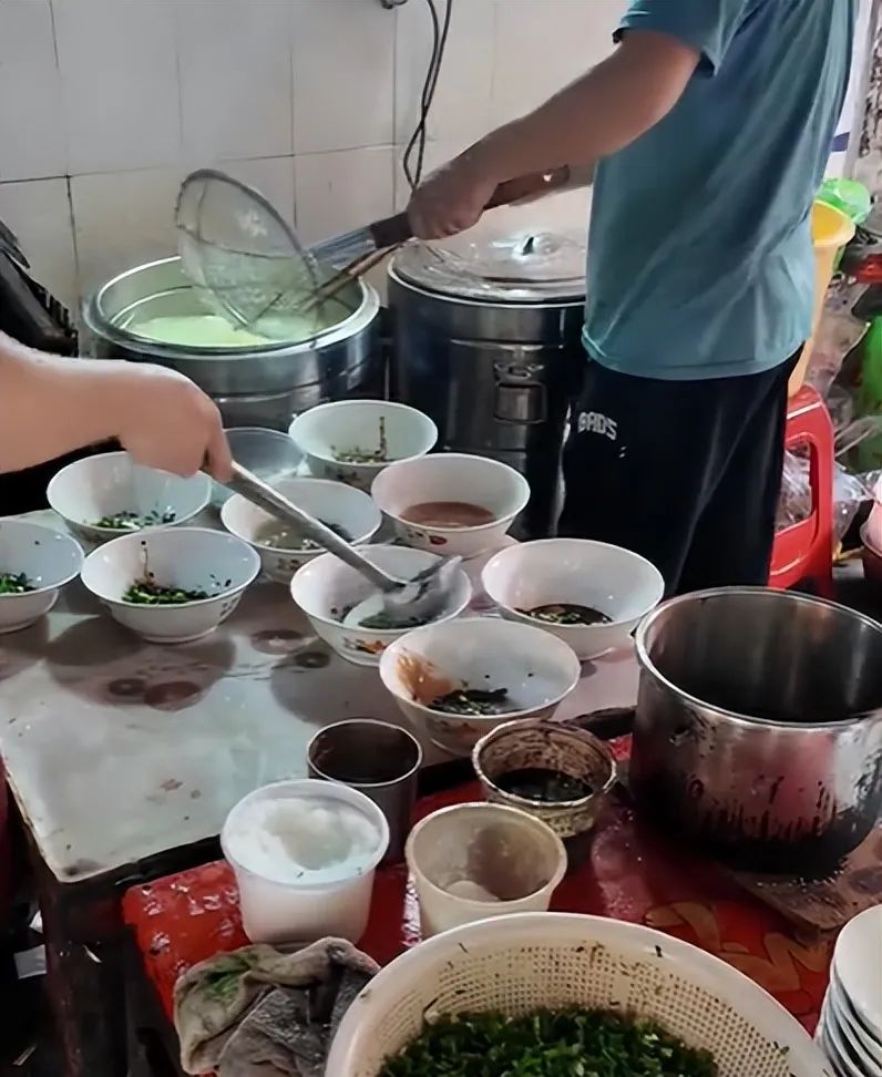 DƬ